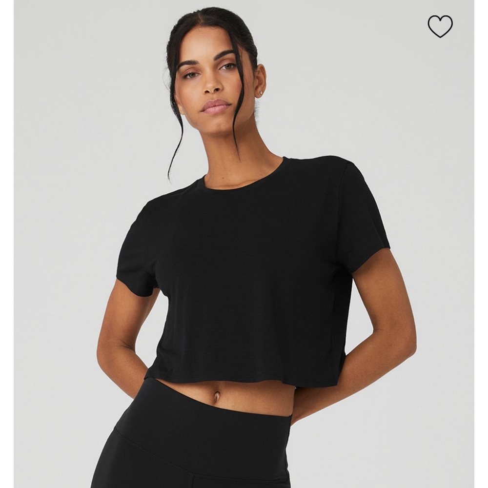 NWT Alo yoga cropped all day short sleeve